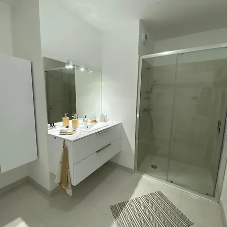 T3 Neuf A : Plage, Commerces, Parking, Wifi & Plus ! - Fr-1-539-62 Apartment Royan